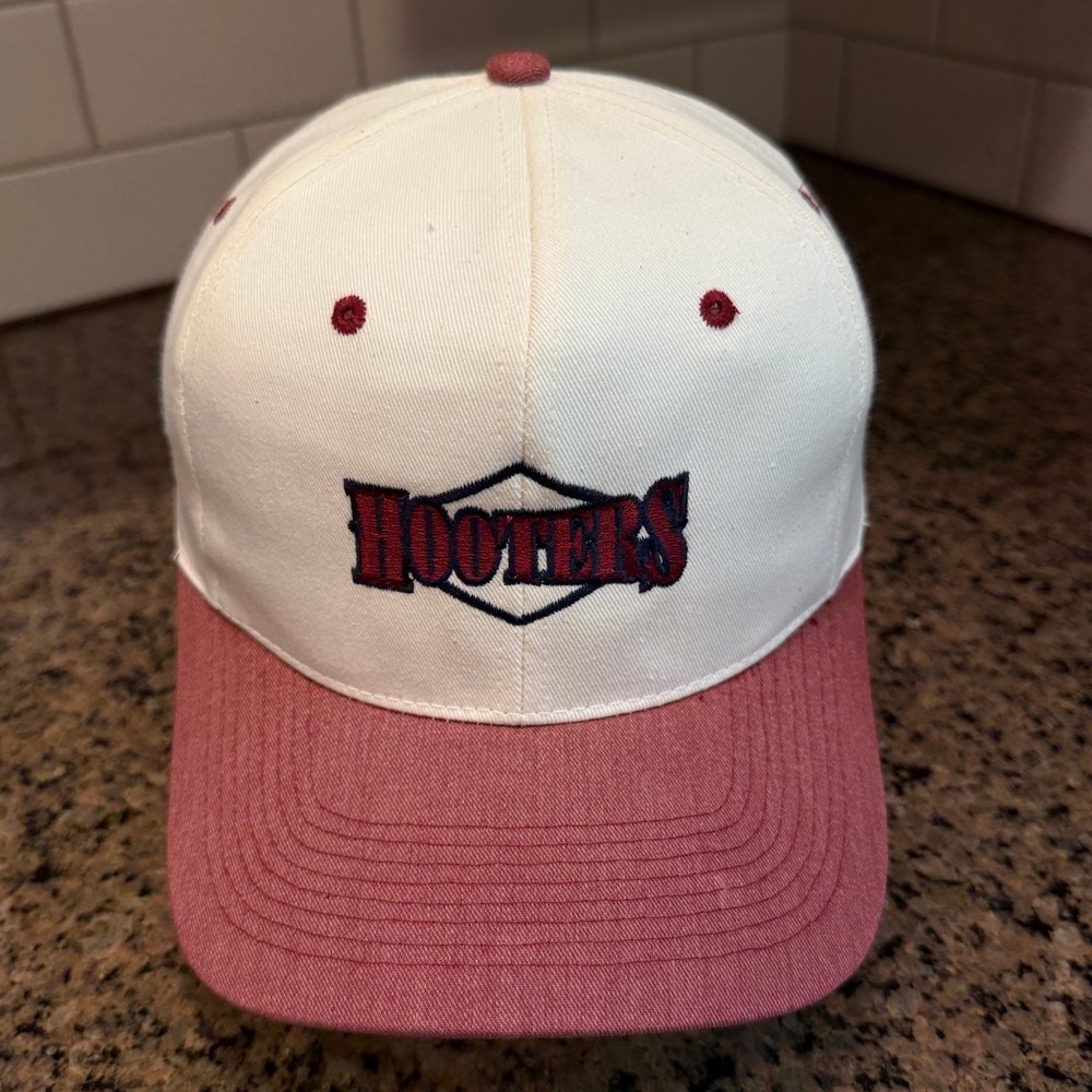 Hooters Houston Texas TC Cap Snapback White Red
